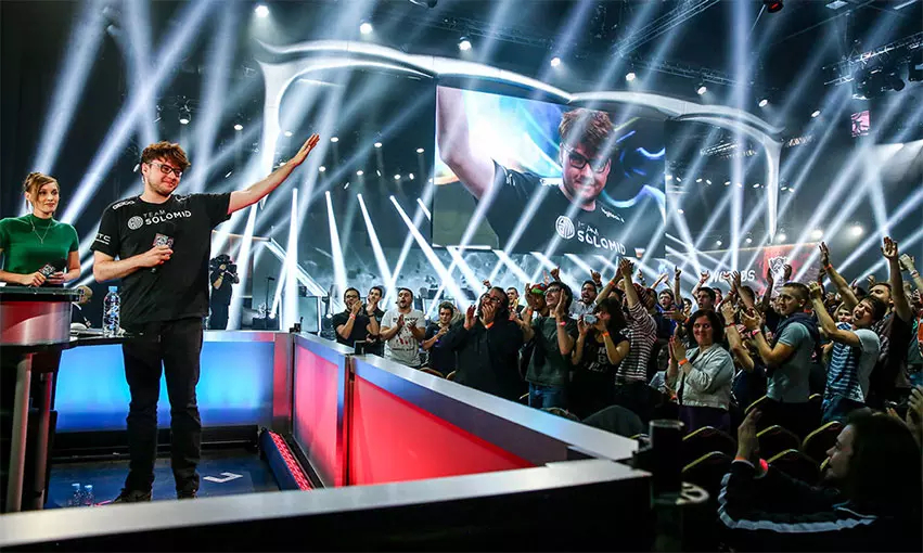 LCK夏季赛惊天冷门！KT战胜T1爆冷取胜，电竞圈震动，T1惨败原因分析